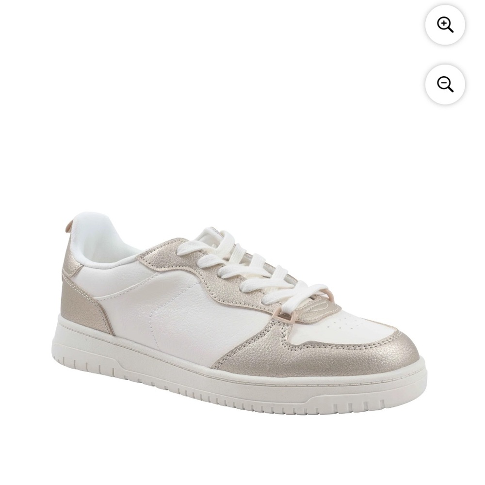 New in Box No Boundaries Court Sneakers